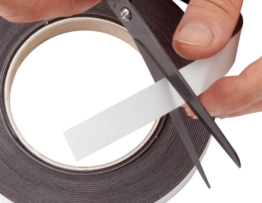 Kleine onderdelen: Magneetband, zelfklevend
